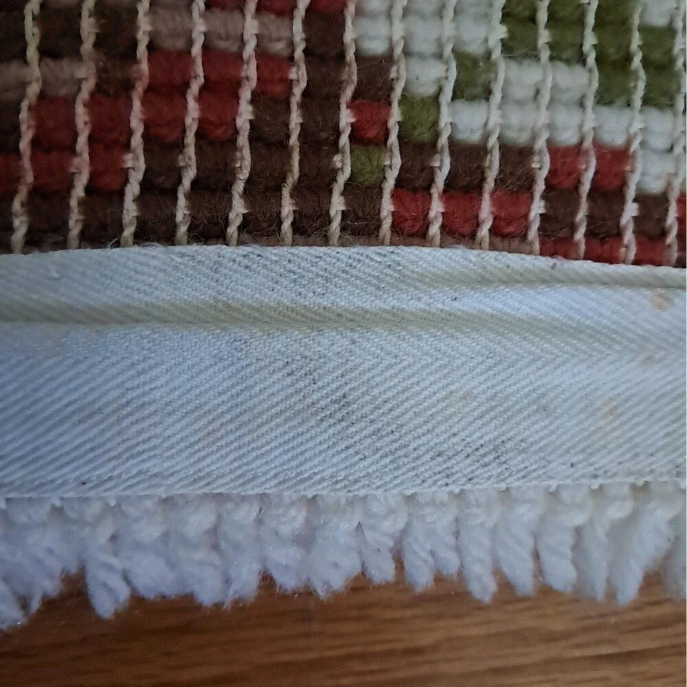 70s Mushroom Latch Hook Rug 19